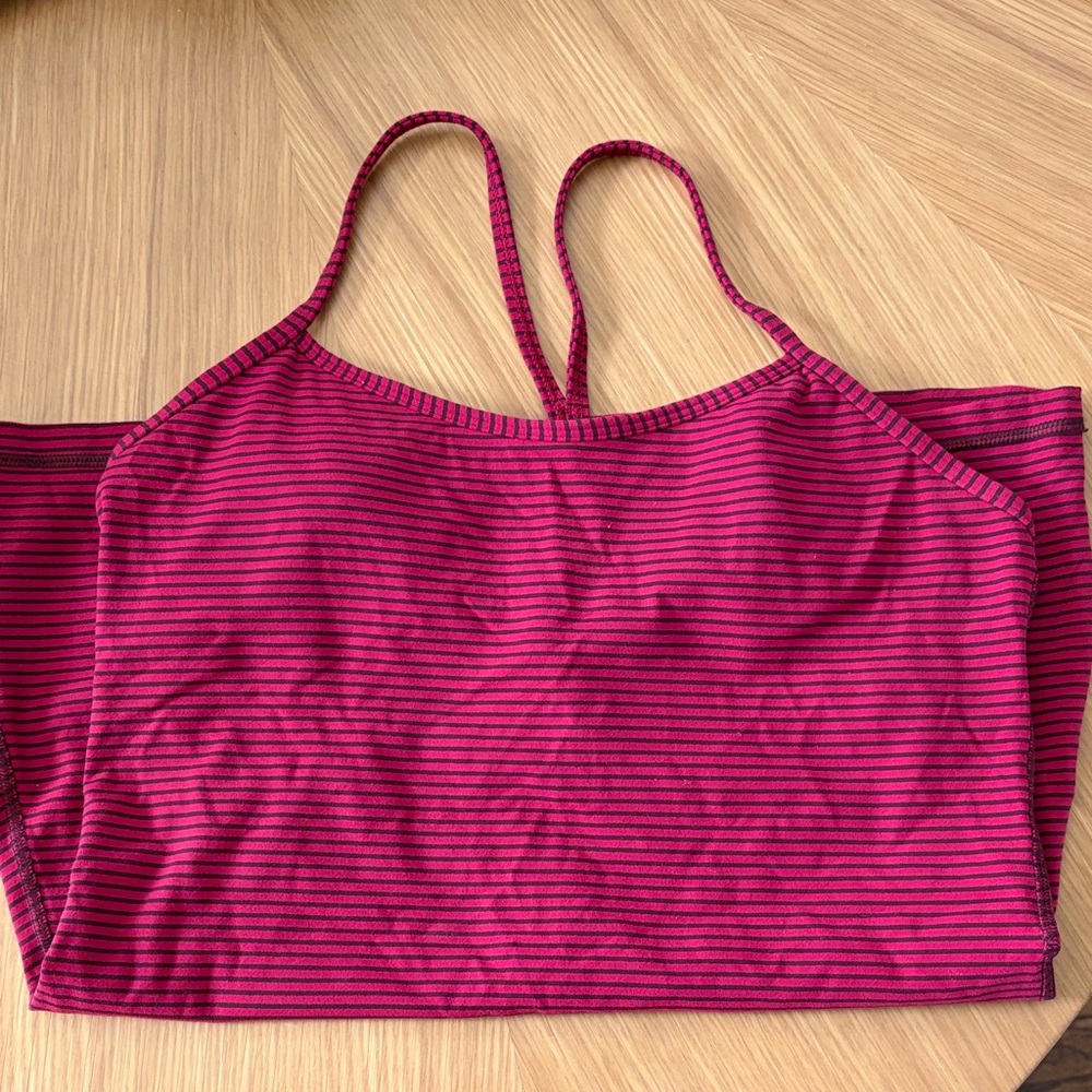 Lululemon yoga tank. Red and black striped lined size 10. Fitted.